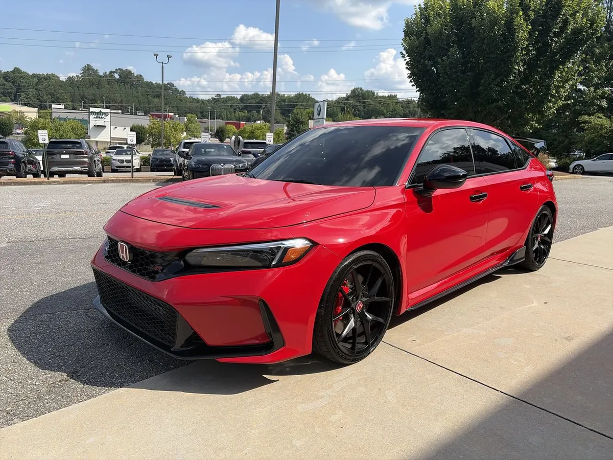 2025 Honda Civic Type R thumbnail 4