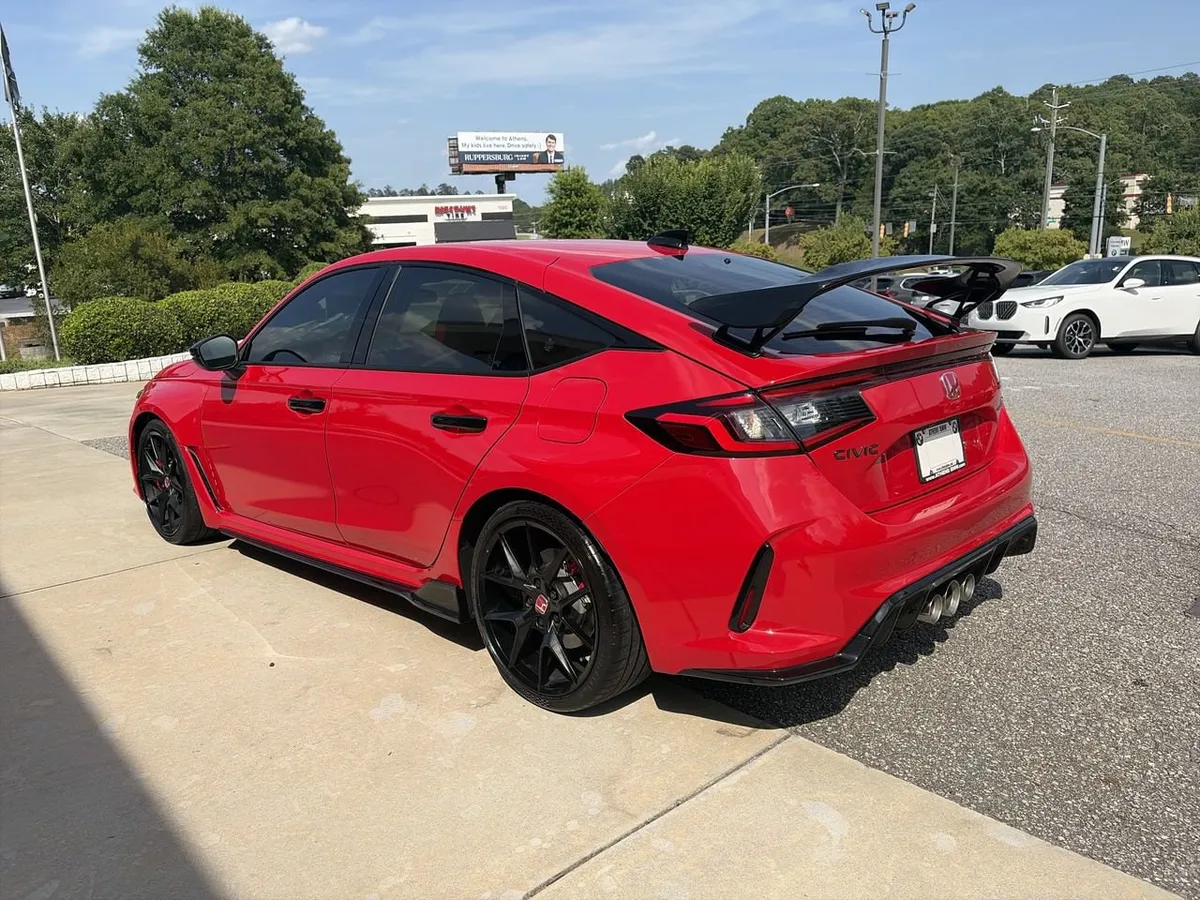 2025 Honda Civic Type R thumbnail 6