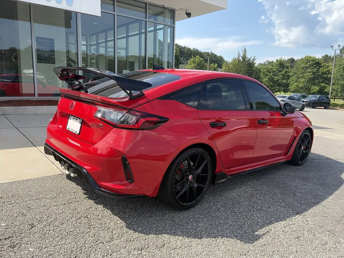 2025 Honda Civic Type R thumbnail 8