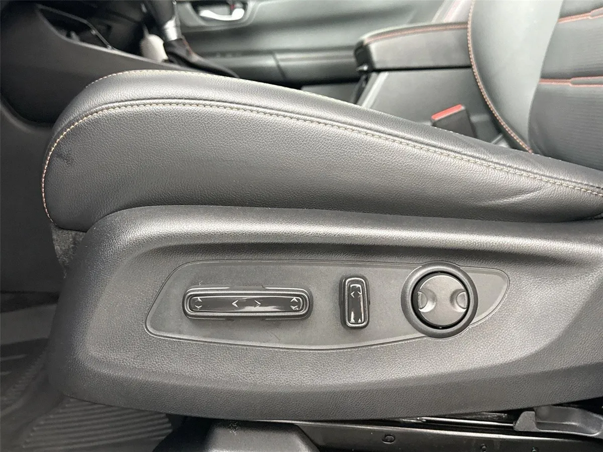 2025 Honda CR-V Hybrid Sport-L thumbnail 28
