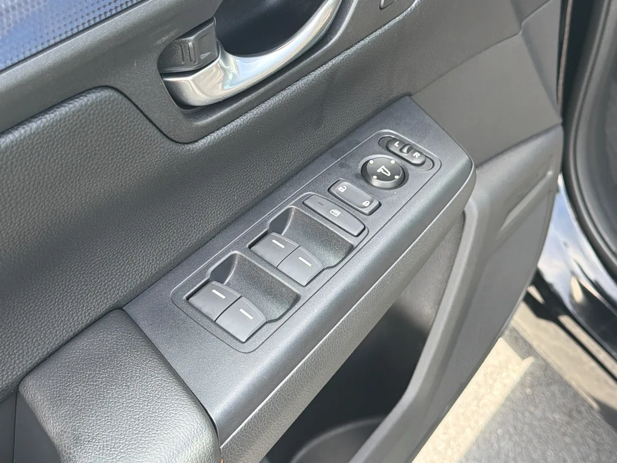 2025 Honda CR-V Hybrid Sport-L thumbnail 22