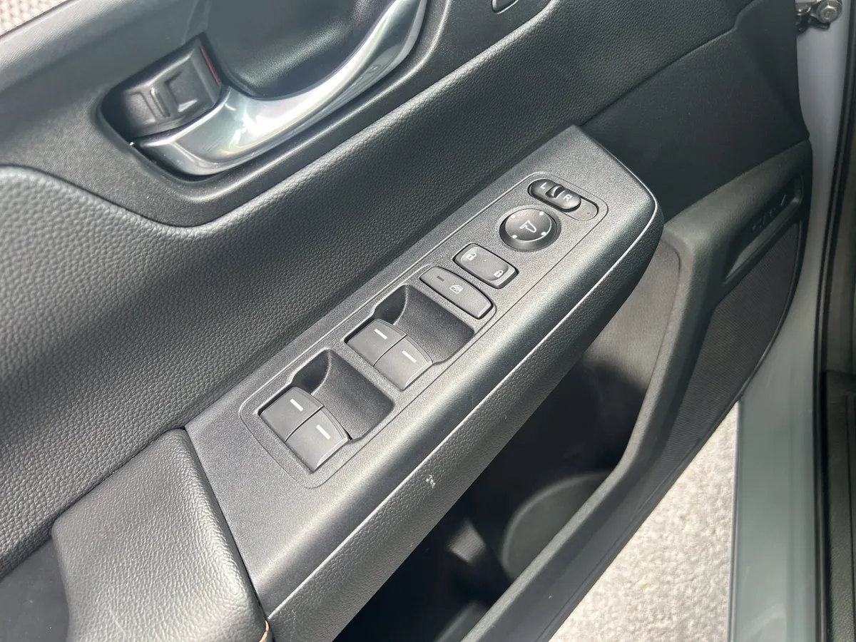 2025 Honda CR-V Hybrid Sport-L thumbnail 22