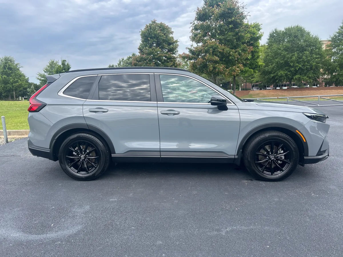 2025 Honda CR-V Hybrid Sport-L thumbnail 9