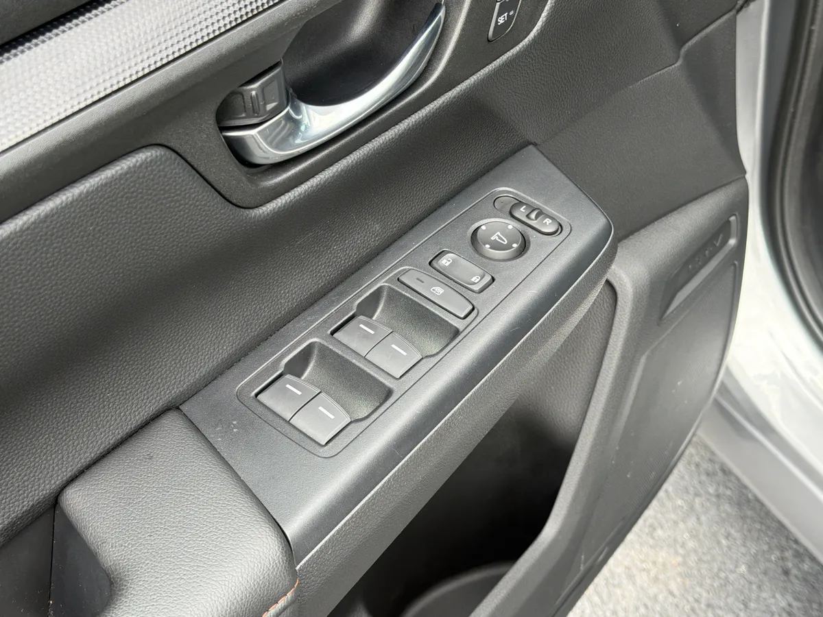 2025 Honda CR-V Hybrid Sport-L thumbnail 22