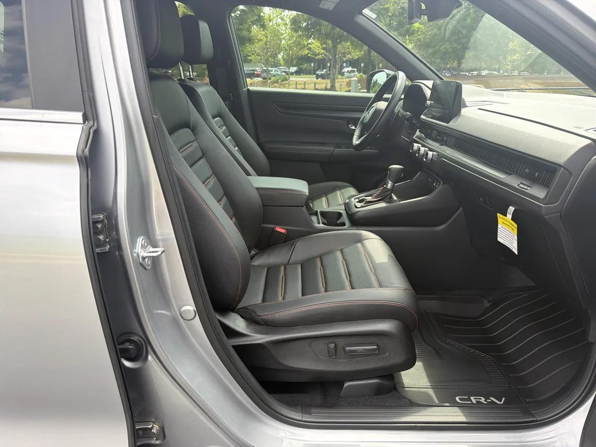 2025 Honda CR-V Hybrid Sport-L thumbnail 30