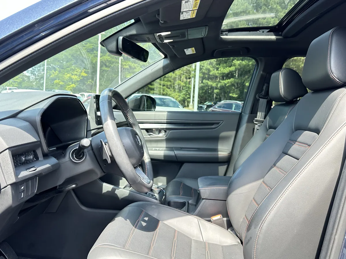 2025 Honda CR-V Hybrid Sport-L FWD thumbnail 6