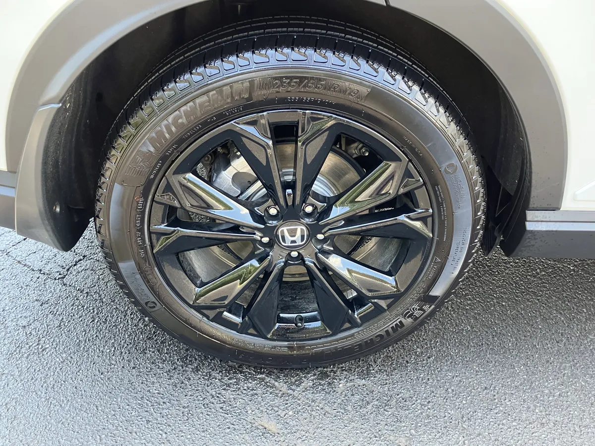 2025 Honda CR-V Hybrid Sport Touring AWD thumbnail 13