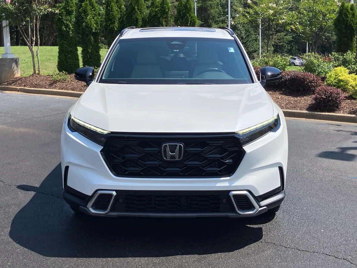 2025 Honda CR-V Hybrid Sport Touring AWD thumbnail 3