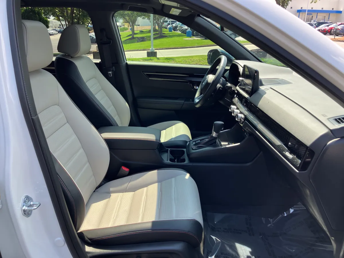 2025 Honda CR-V Hybrid Sport Touring AWD thumbnail 37