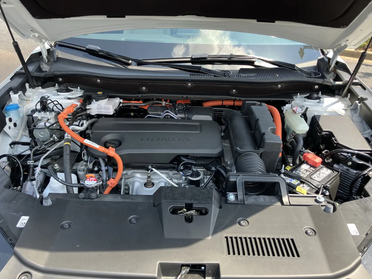 2025 Honda CR-V Hybrid Sport Touring AWD thumbnail 38