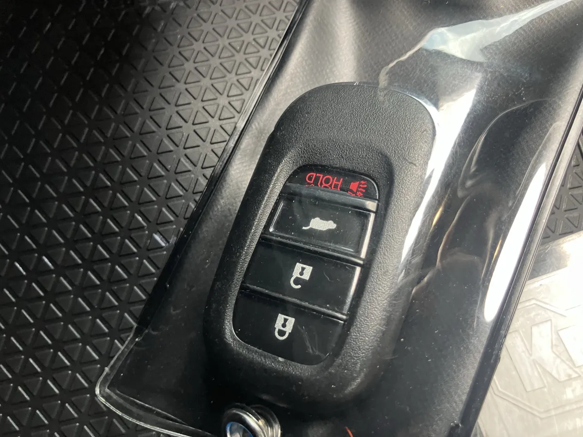 2025 Honda CR-V LX 2WD thumbnail 36