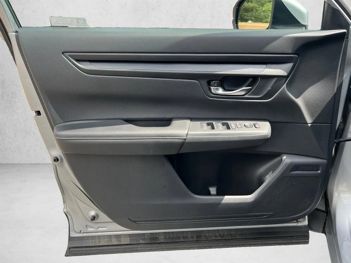 2025 Honda CR-V LX thumbnail 8