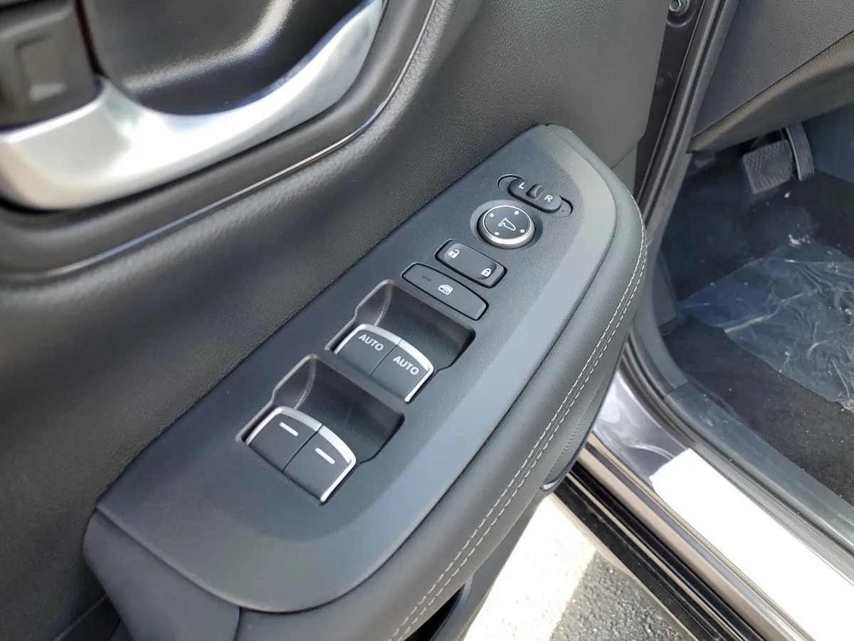 2025 Honda HR-V EX-L thumbnail 13