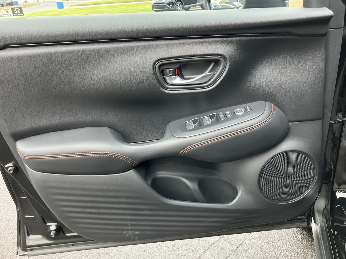 2025 Honda HR-V Sport AWD CVT thumbnail 14