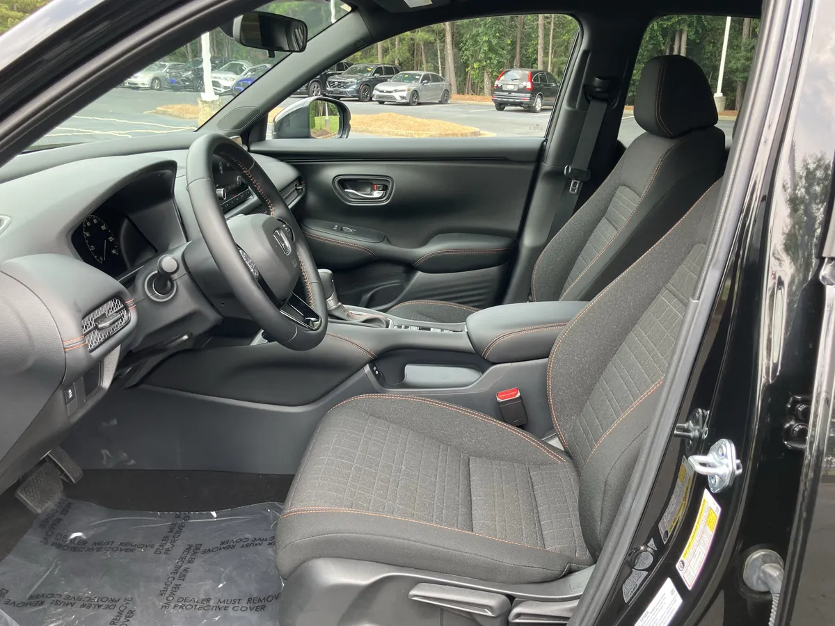 2025 Honda HR-V Sport AWD CVT thumbnail 16