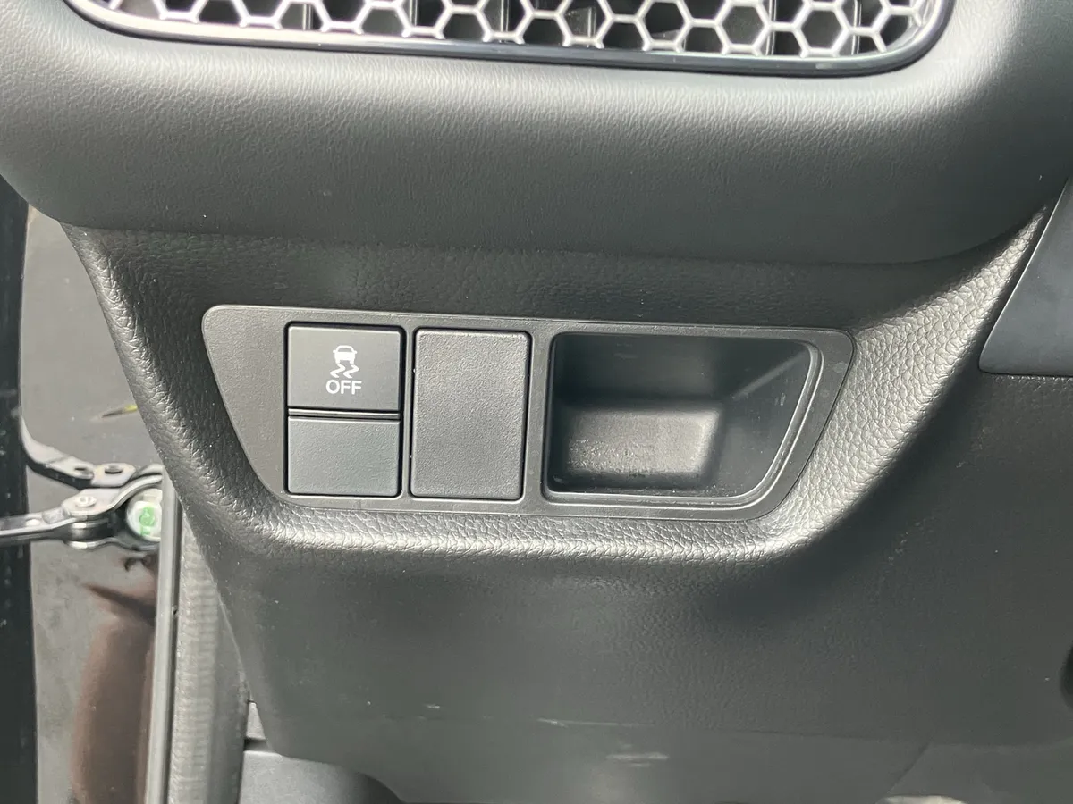 2025 Honda HR-V Sport AWD CVT thumbnail 19