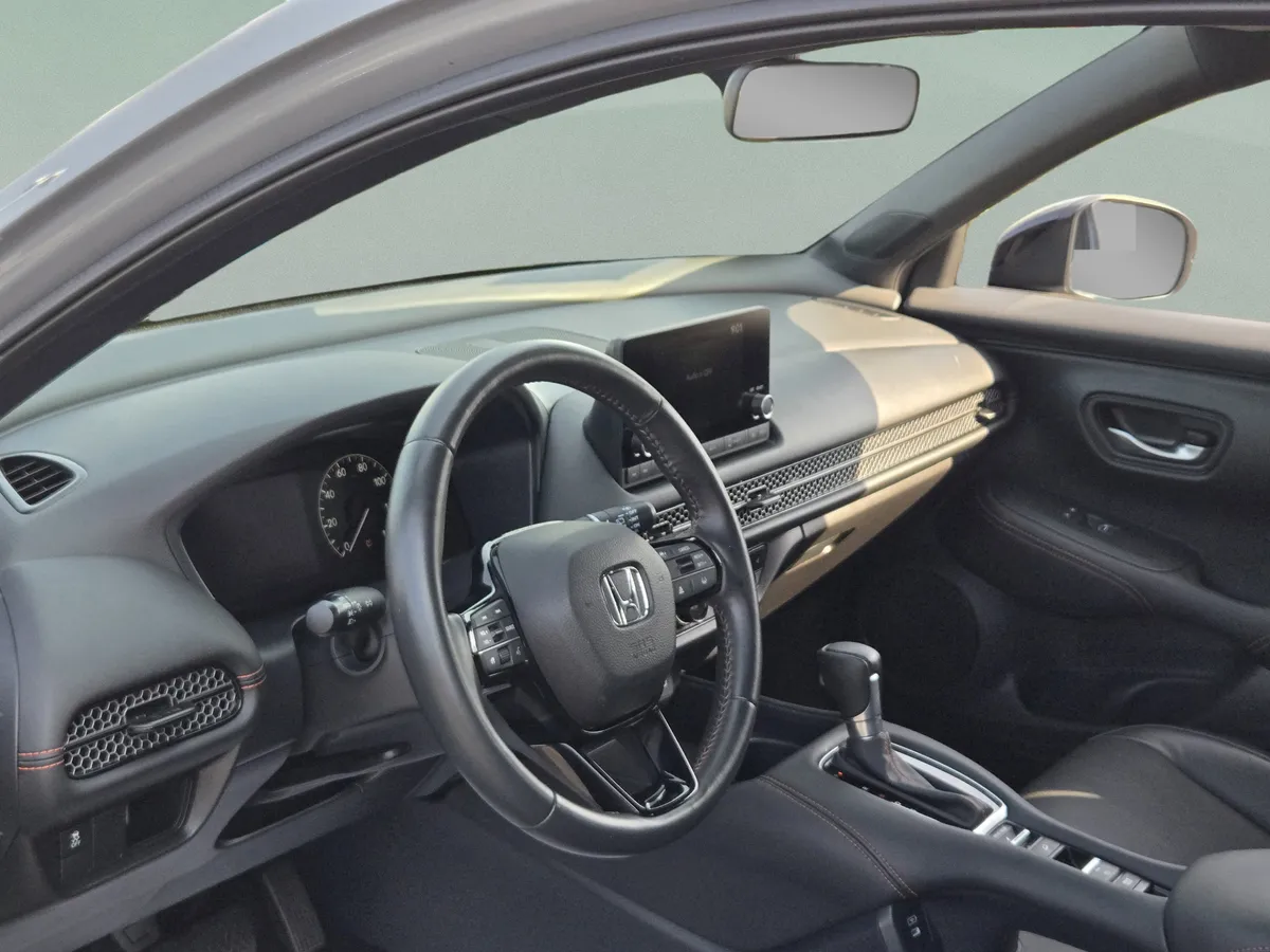 2025 Honda HR-V Sport thumbnail 14