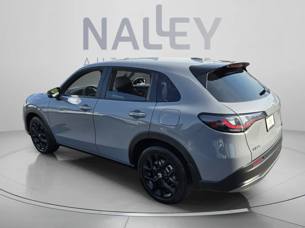 2025 Honda HR-V Sport thumbnail 4