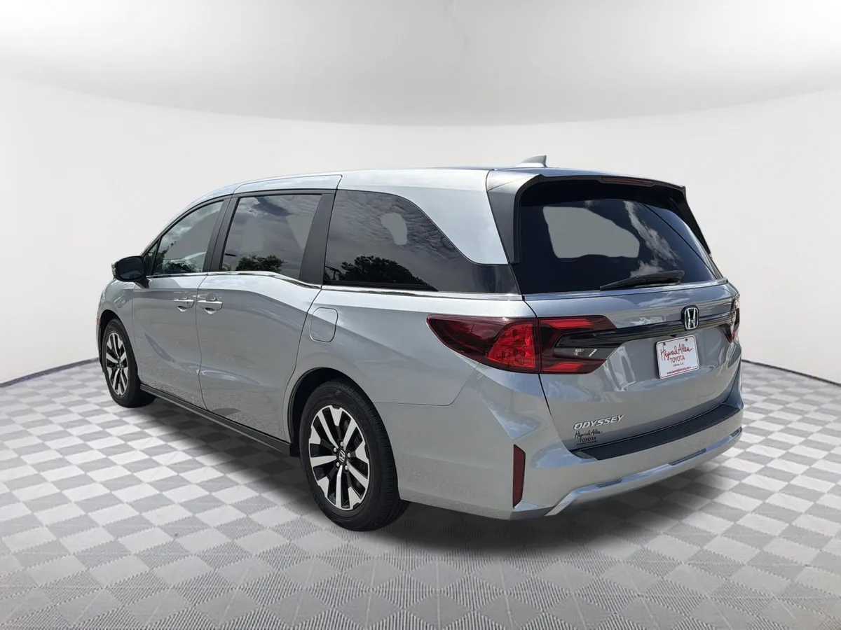 2025 Honda Odyssey EX-L thumbnail 13