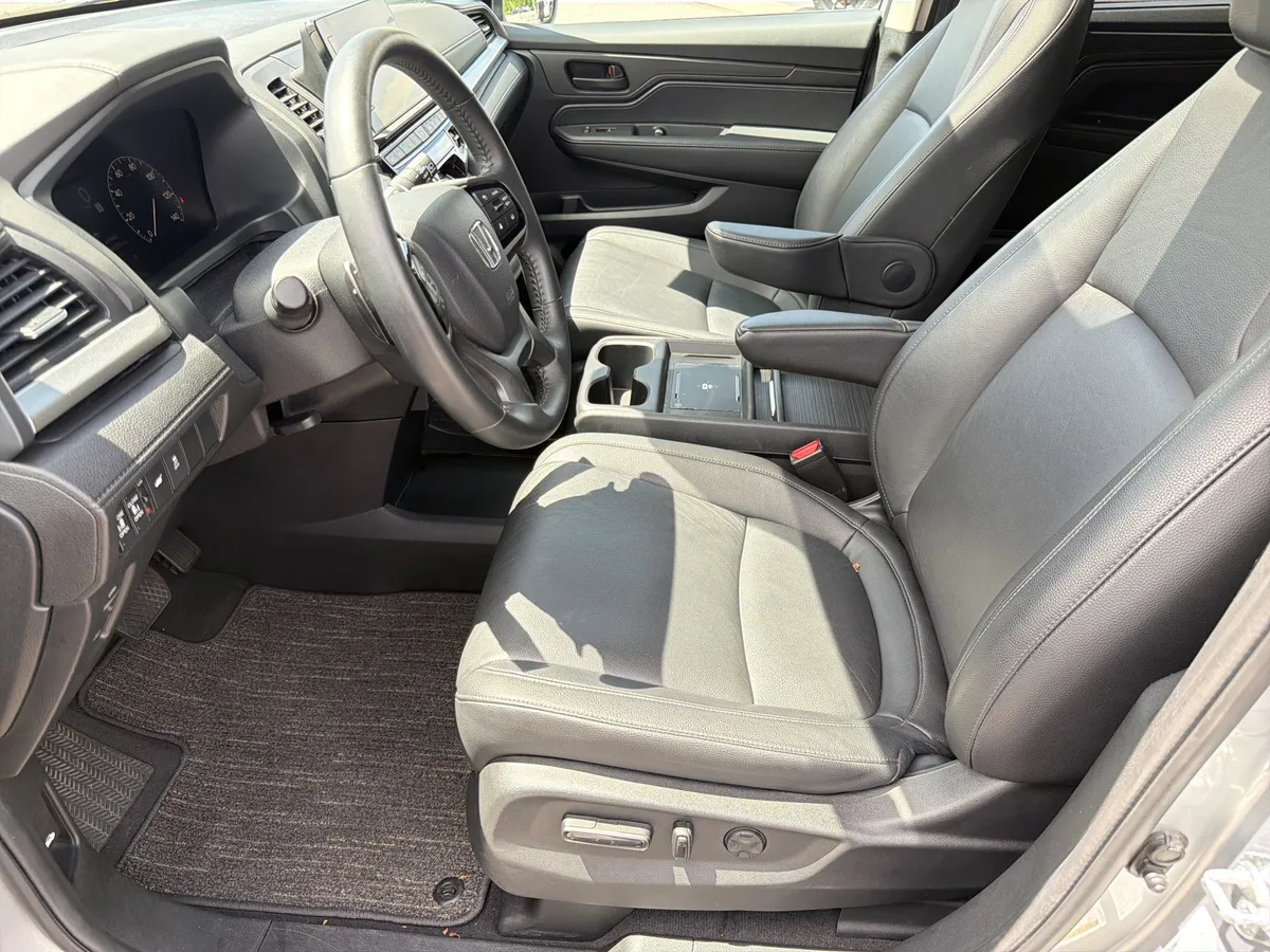 2025 Honda Odyssey EX-L thumbnail 17