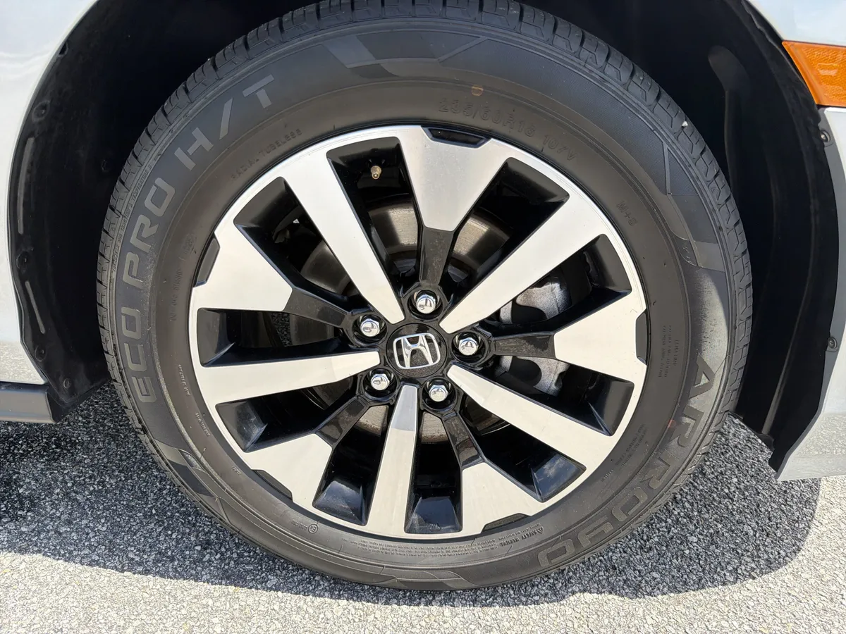 2025 Honda Odyssey EX-L thumbnail 21