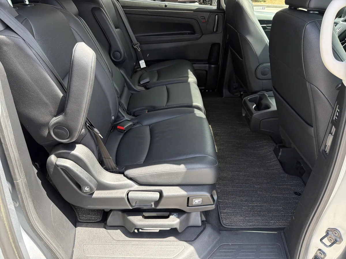 2025 Honda Odyssey EX-L thumbnail 24
