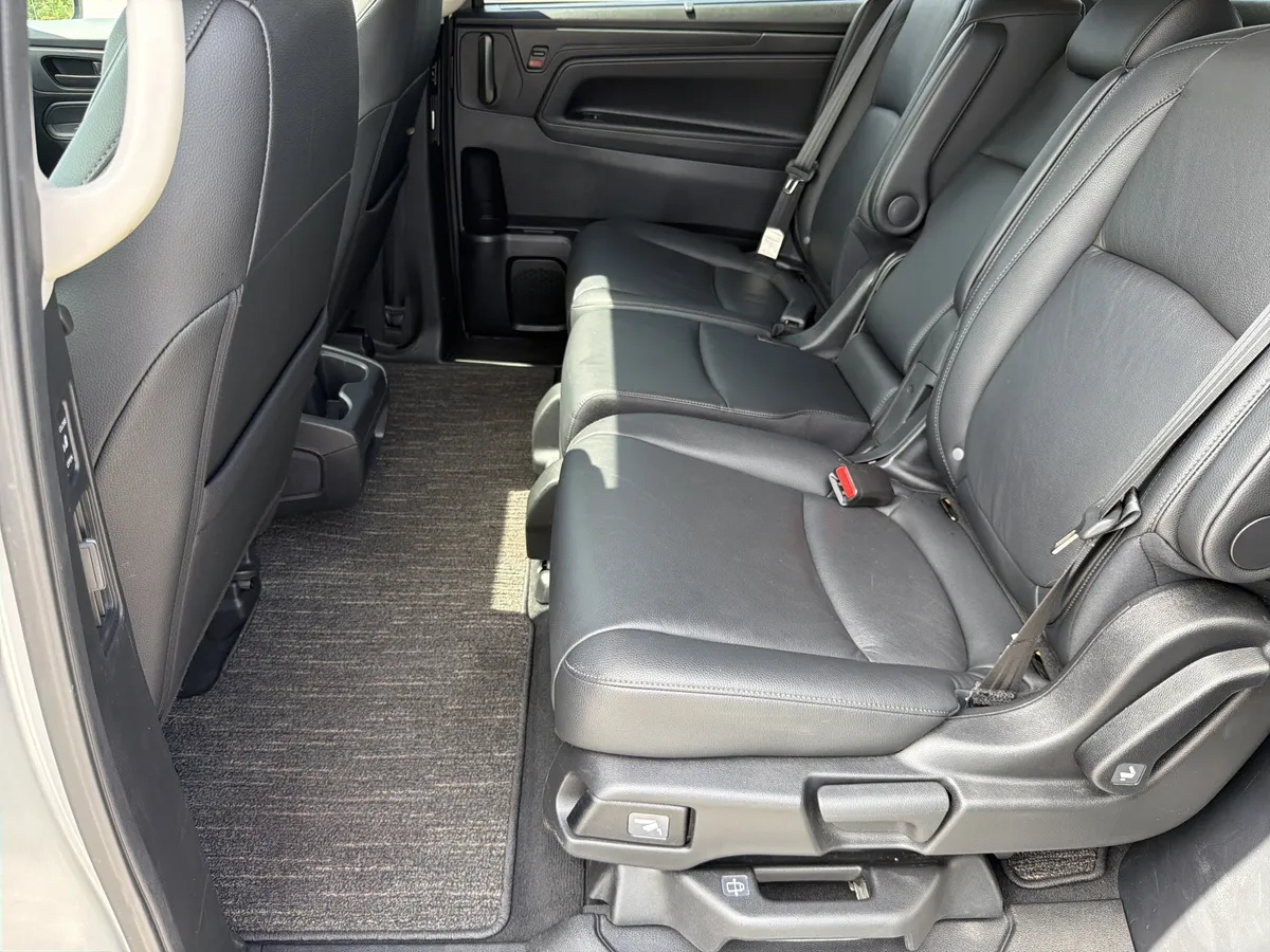 2025 Honda Odyssey EX-L thumbnail 29
