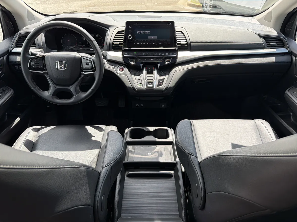 2025 Honda Odyssey EX-L thumbnail 4