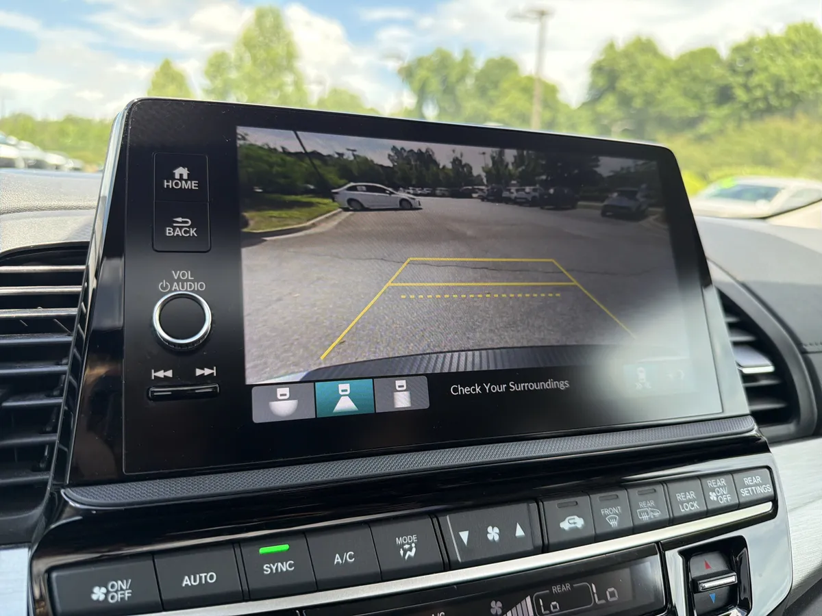 2025 Honda Odyssey EX-L thumbnail 6
