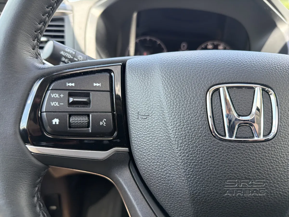2025 Honda Odyssey EX-L thumbnail 8