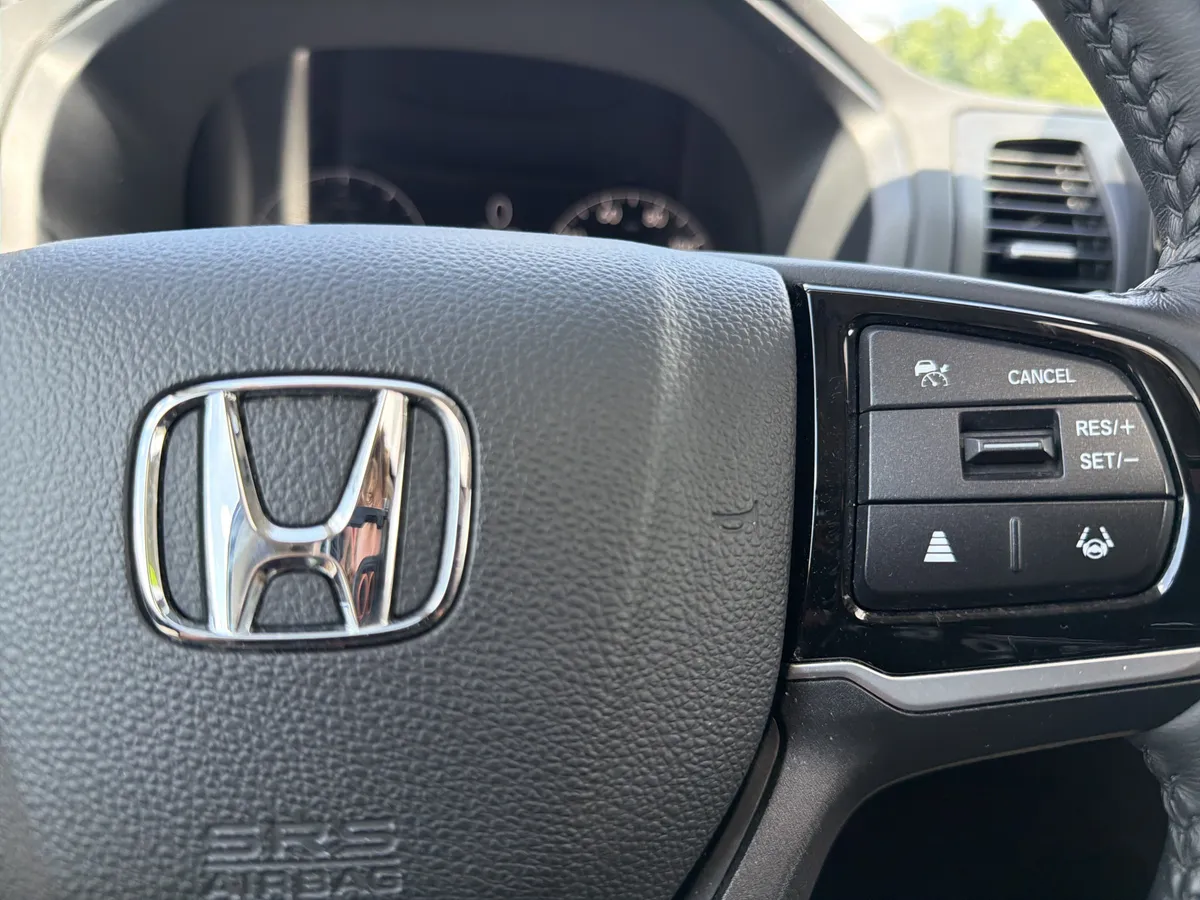 2025 Honda Odyssey EX-L thumbnail 9