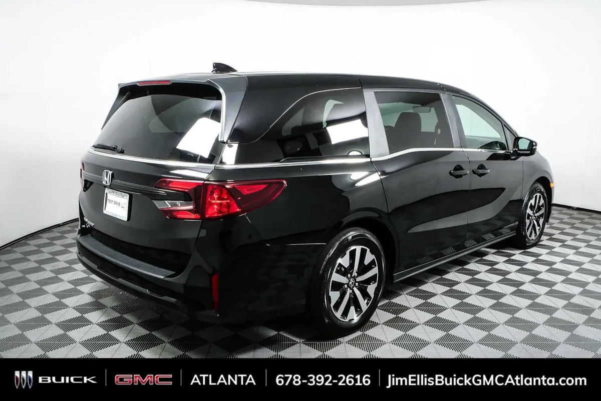 2025 Honda Odyssey EX-L thumbnail 3