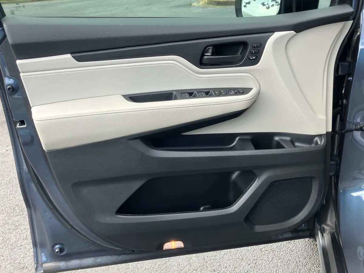 2025 Honda Odyssey EX-L Auto thumbnail 14