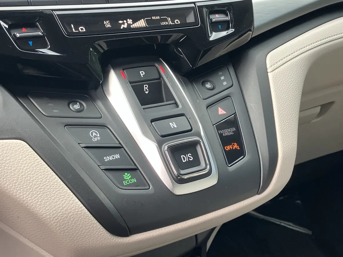 2025 Honda Odyssey EX-L Auto thumbnail 28