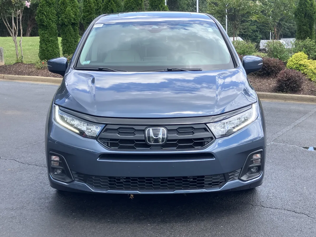 2025 Honda Odyssey EX-L Auto thumbnail 3