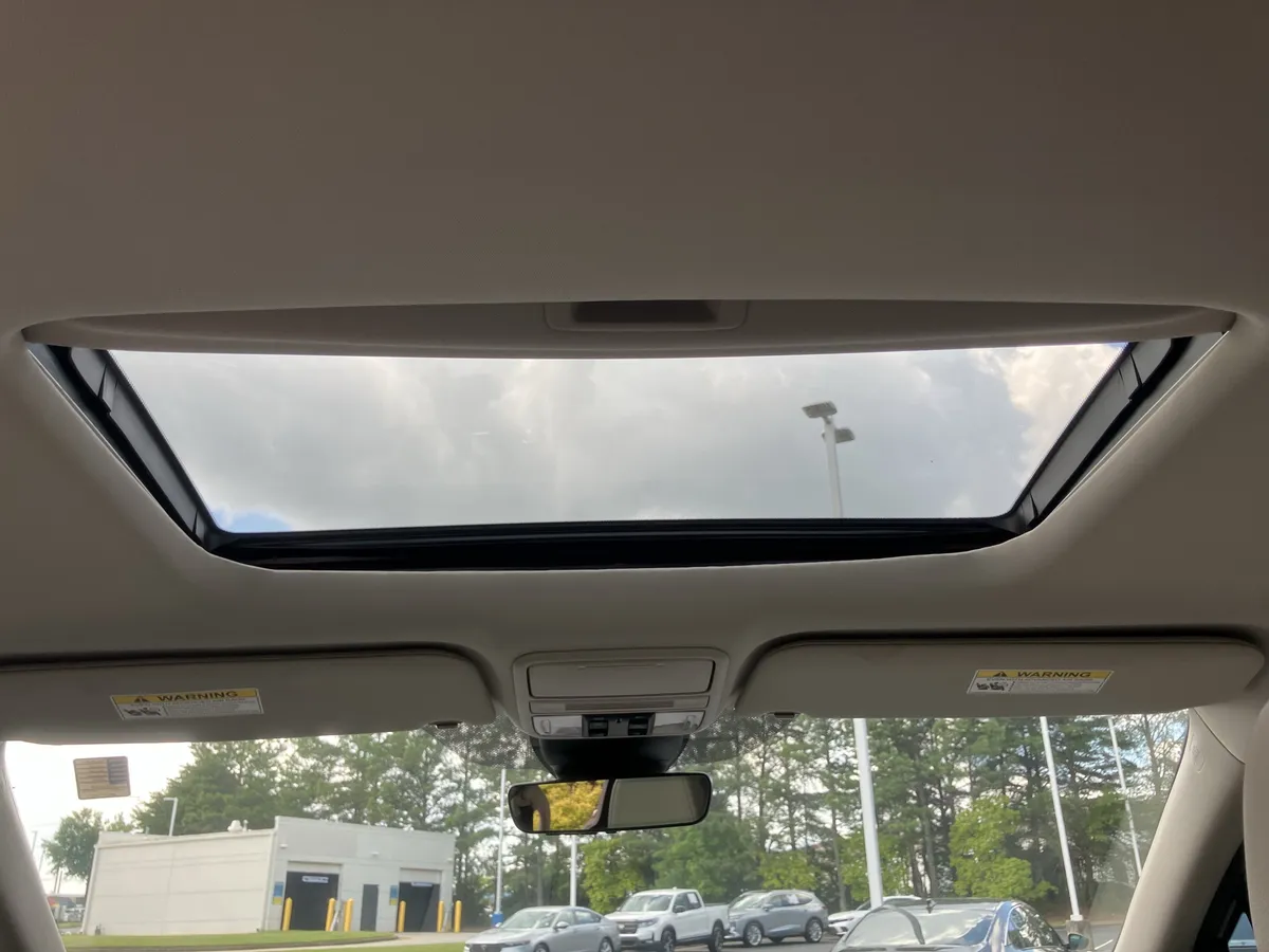 2025 Honda Odyssey EX-L Auto thumbnail 31