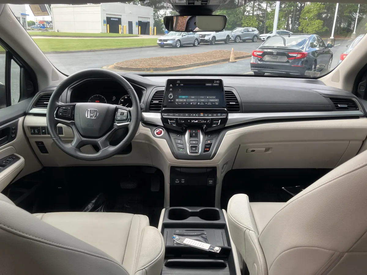 2025 Honda Odyssey EX-L Auto thumbnail 32