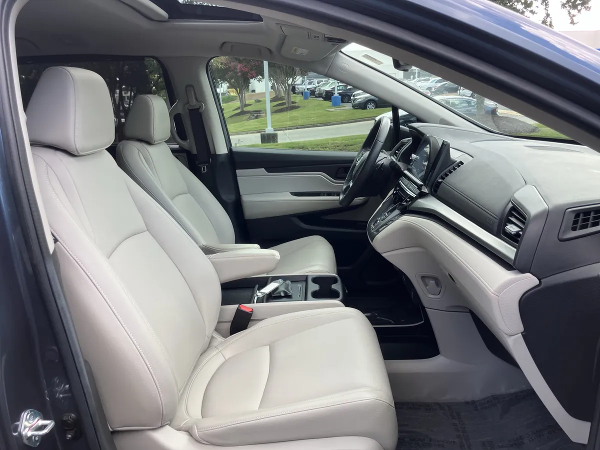 2025 Honda Odyssey EX-L Auto thumbnail 36