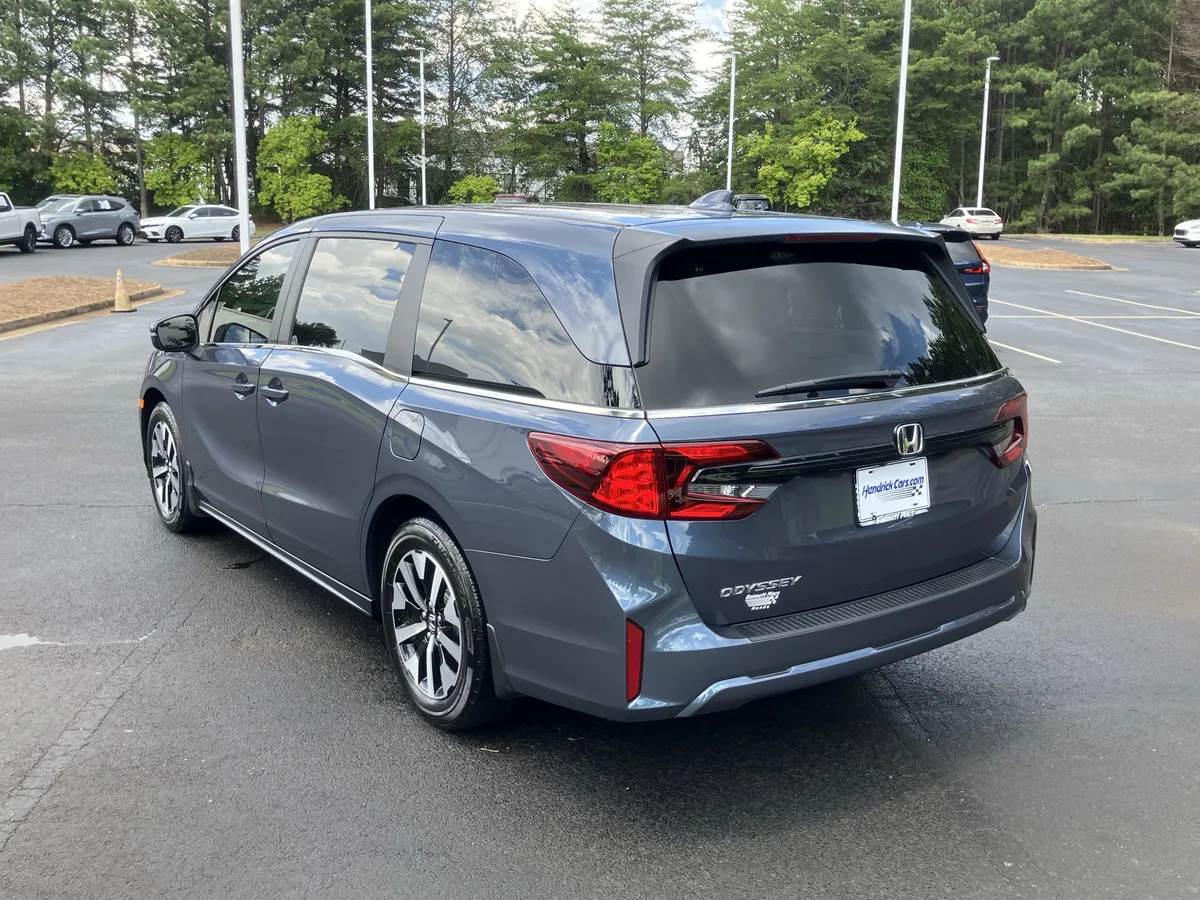 2025 Honda Odyssey EX-L Auto thumbnail 8