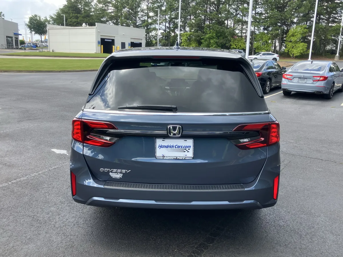 2025 Honda Odyssey EX-L Auto thumbnail 9