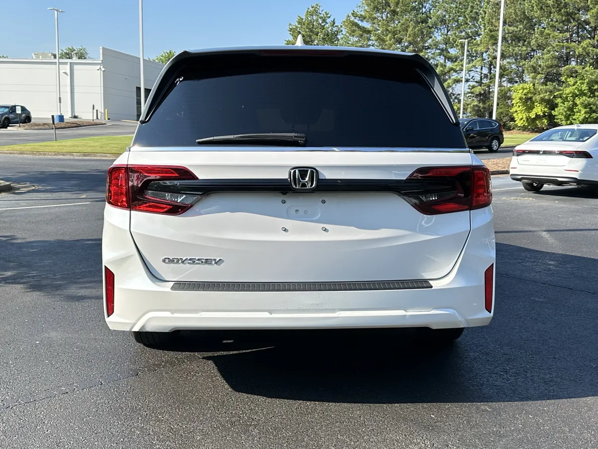 2025 Honda Odyssey EX-L Auto thumbnail 13