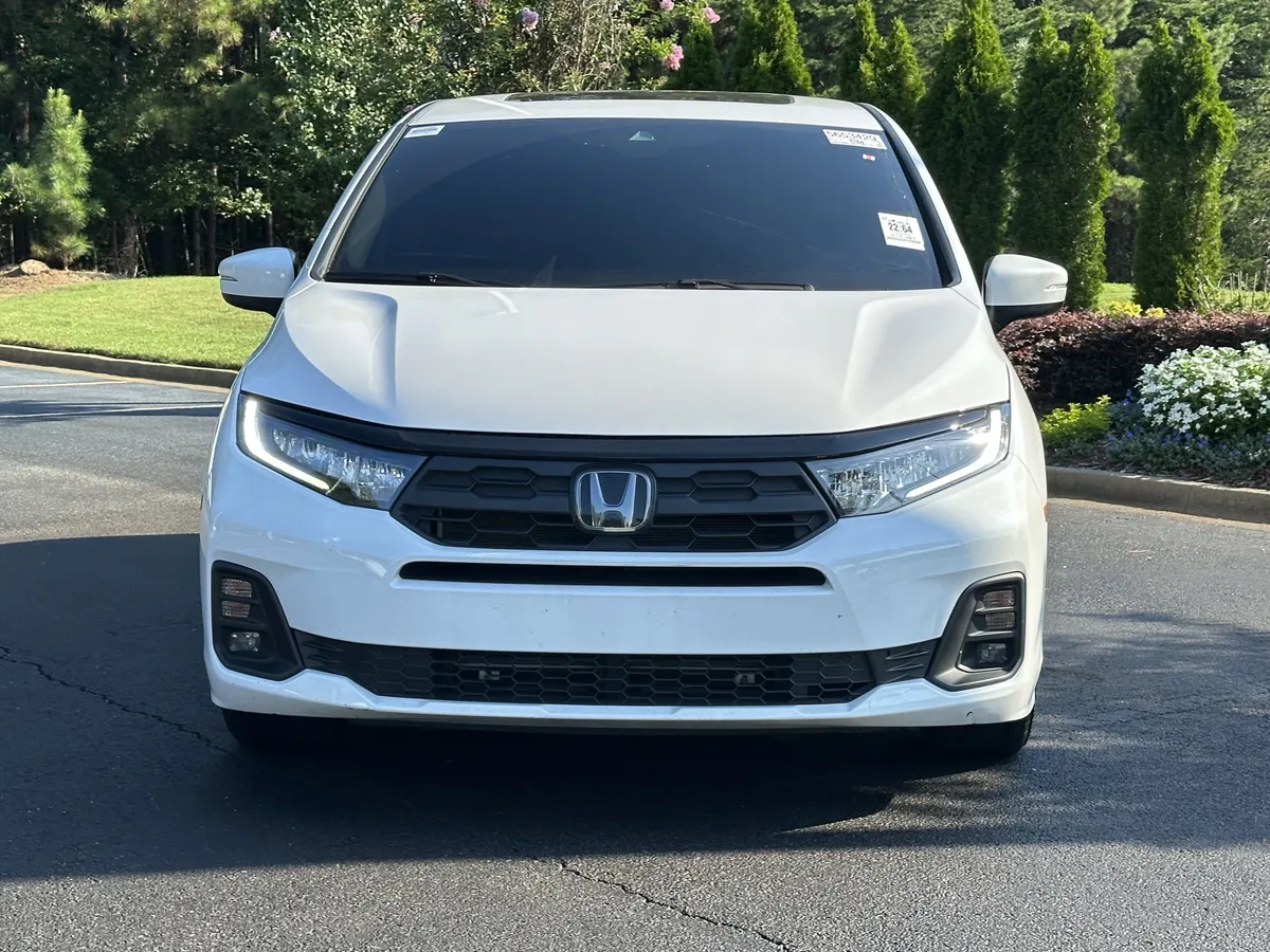 2025 Honda Odyssey EX-L Auto thumbnail 3