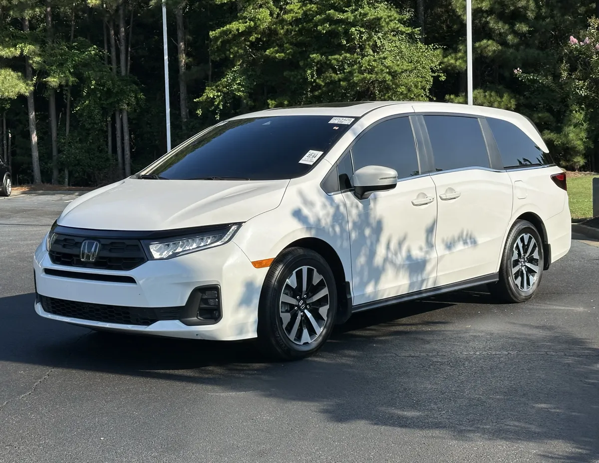 2025 Honda Odyssey EX-L Auto thumbnail 5