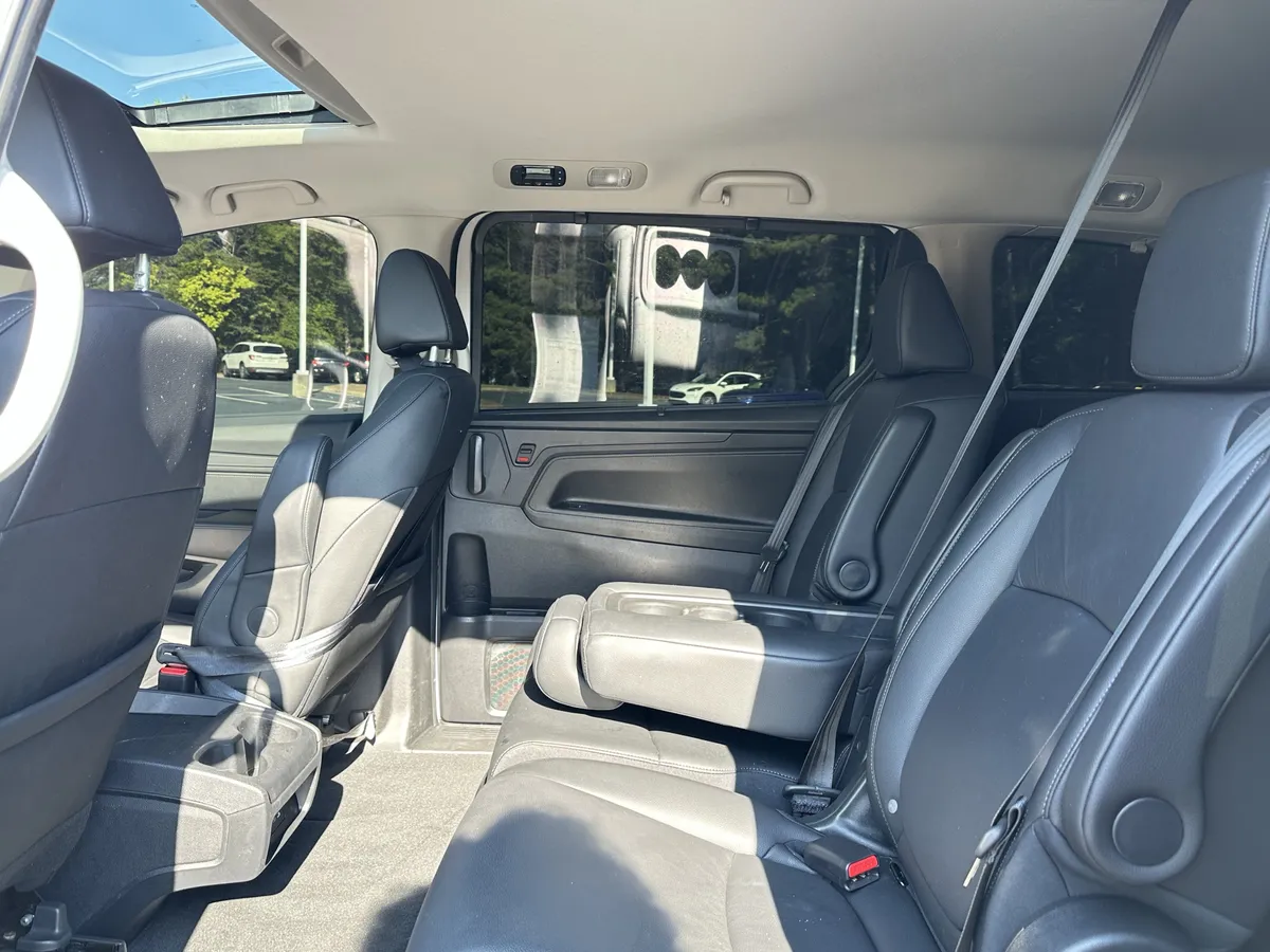 2025 Honda Odyssey EX-L Auto thumbnail 9