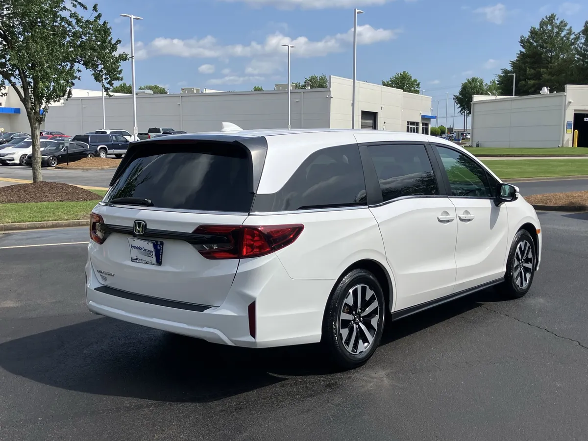 2025 Honda Odyssey EX-L Auto thumbnail 10