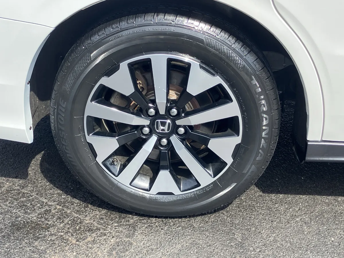 2025 Honda Odyssey EX-L Auto thumbnail 13