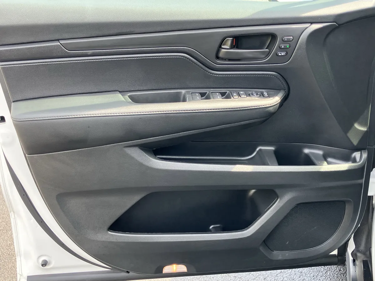 2025 Honda Odyssey EX-L Auto thumbnail 14