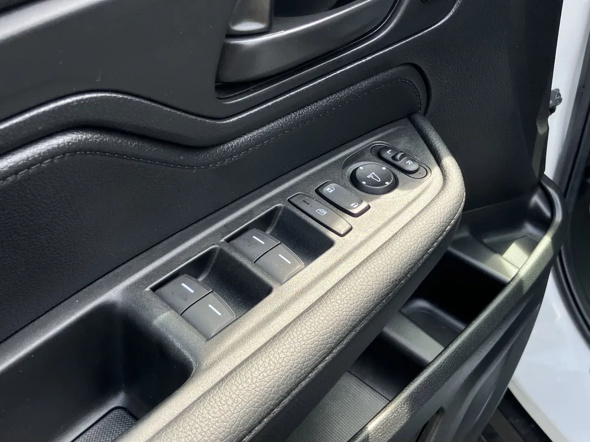 2025 Honda Odyssey EX-L Auto thumbnail 15