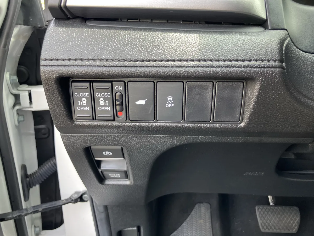 2025 Honda Odyssey EX-L Auto thumbnail 19