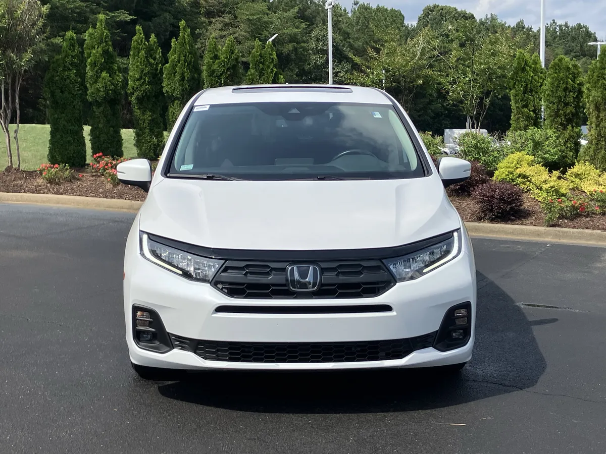 2025 Honda Odyssey EX-L Auto thumbnail 3